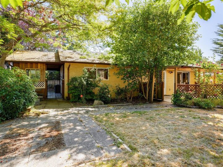 Property Photo: 10040 Wisteria Pl BC V8L 4E7