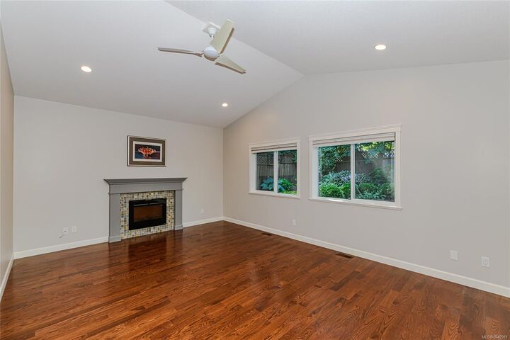 Property Photo: 5888 Stonehaven Dr BC V9L 0E8