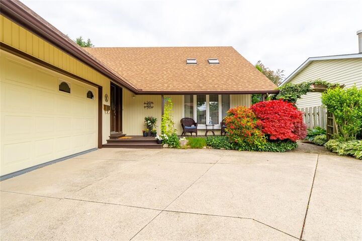 Property Photo: 33 Wilson Street ON N8A 5A5