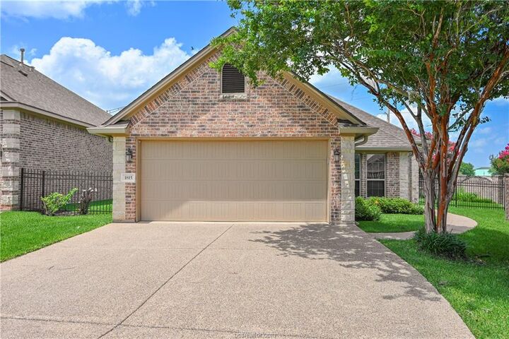 Property Photo: 1815 Lakeshore Circle TX 77845