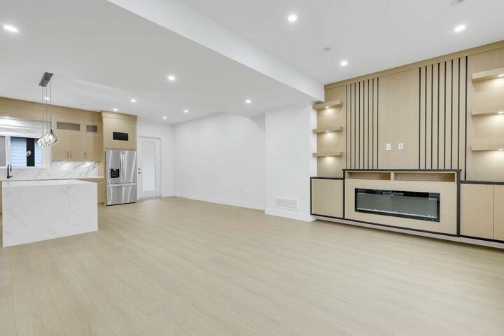 Property Photo: 9964 120 Street 102 BC V3W 6N5