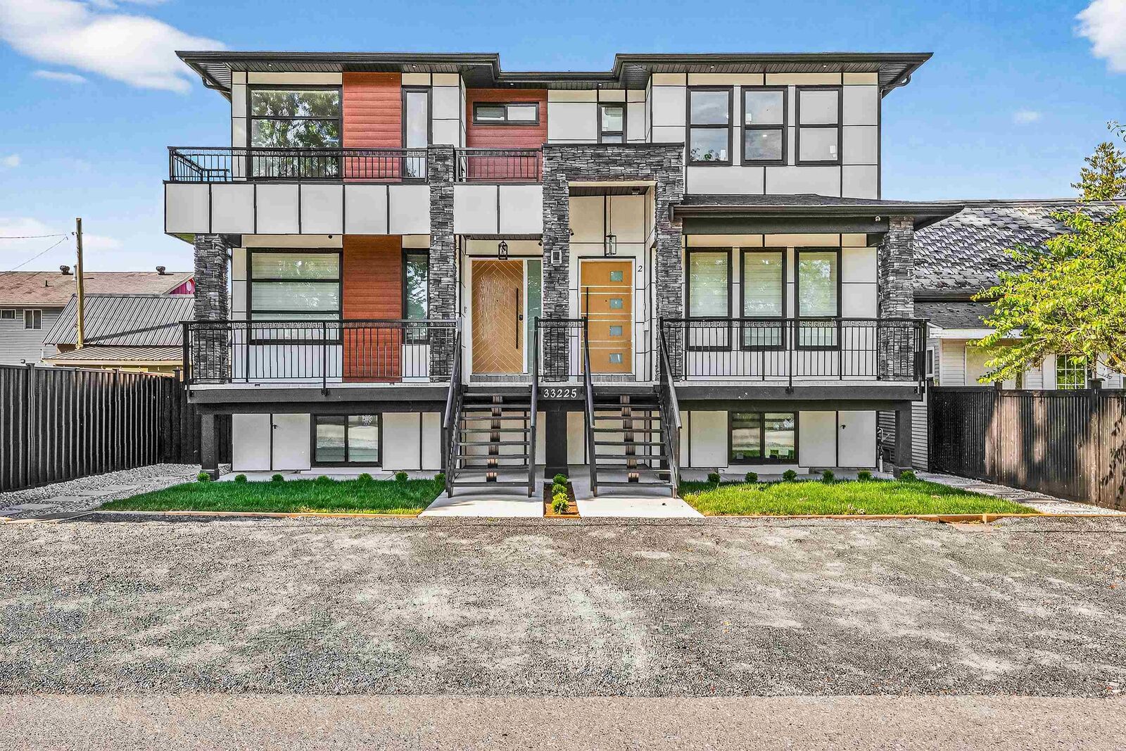 Property Photo:  33225 5 Avenue  BC V2V 1V9 