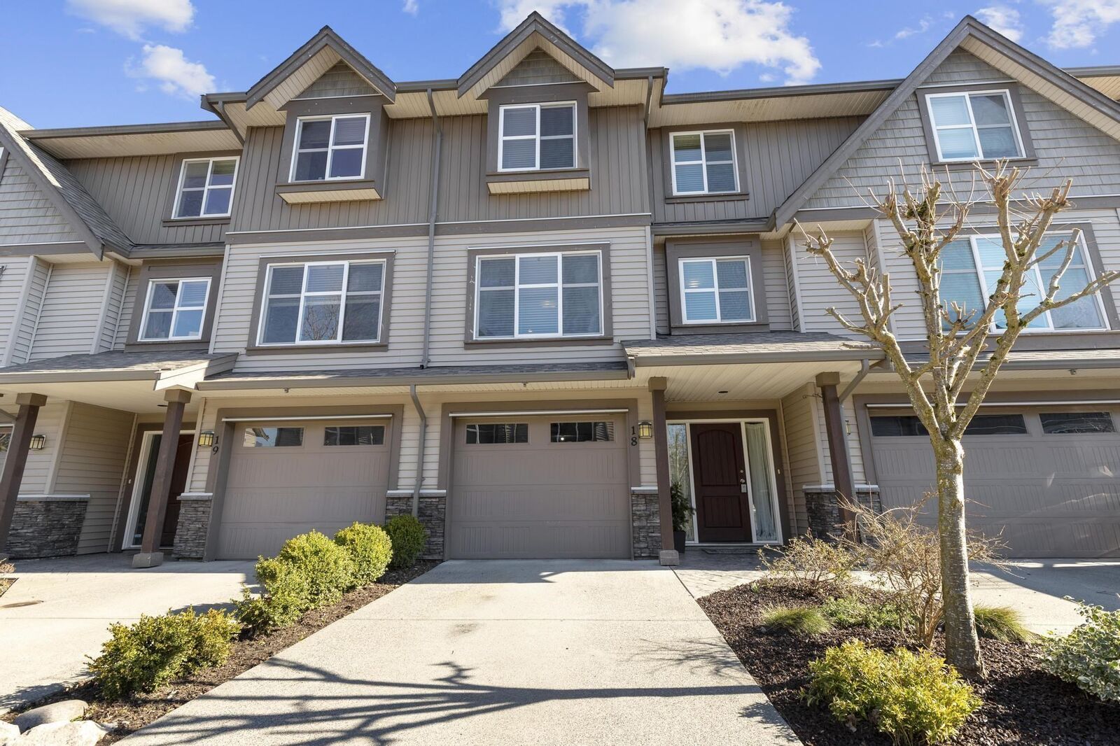 Property Photo: 45085 Wolfe Road 18 BC V2P 0C5