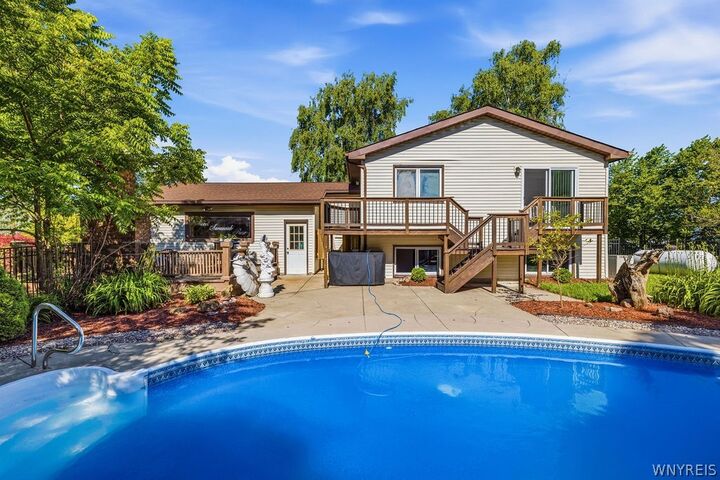 Property Photo:  3089 N Creek Road  NY 14174 