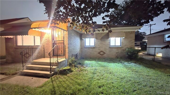 Property Photo:  841 George Urban Boulevard  NY 14225 