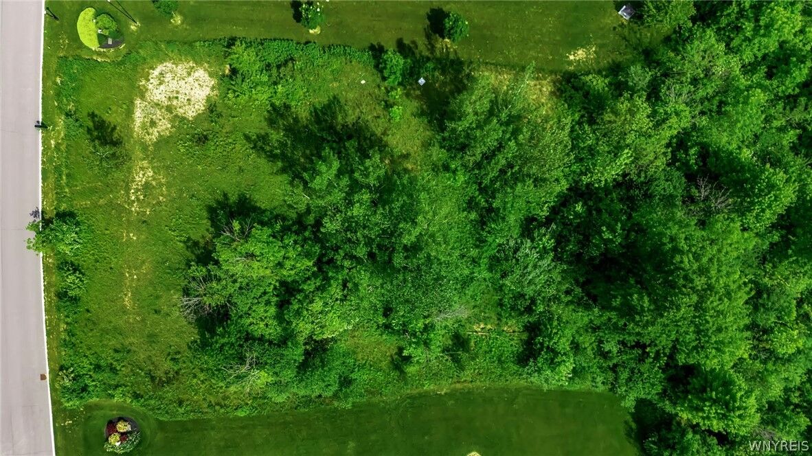 Property Photo: 5127 Country Club NY 14092