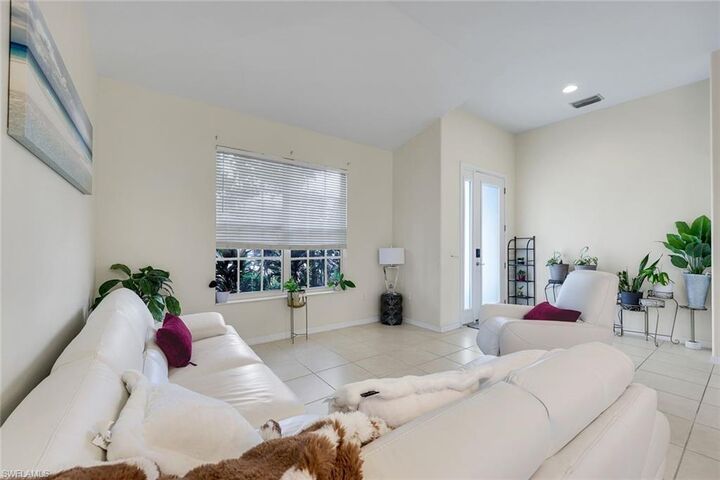 Property Photo:  2010 Fairmont Ln  FL 34120 