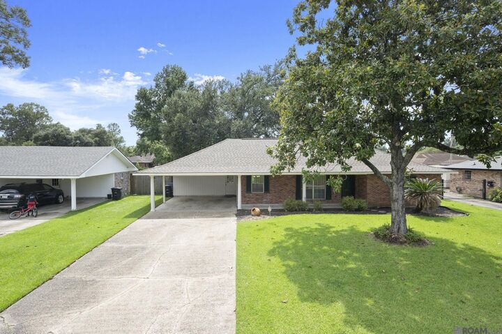 Property Photo: 1088 S Burgess Dr LA 70815