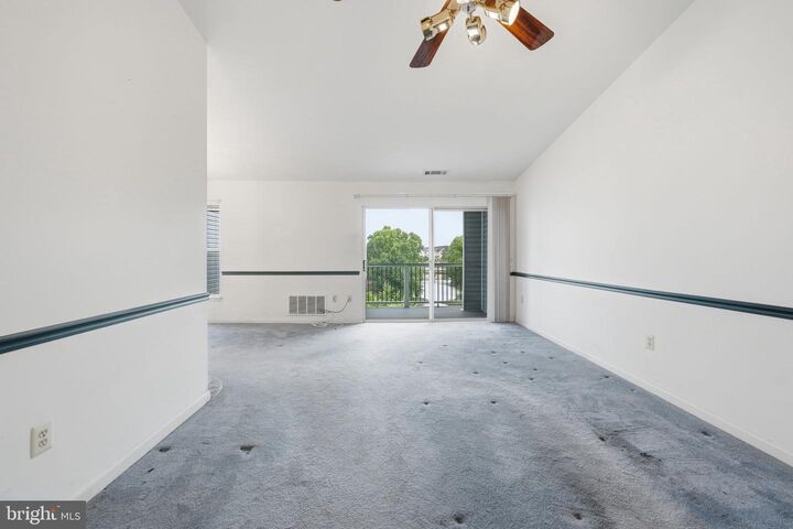 Property Photo: 44116 Natalie Terrace 301 VA 20147