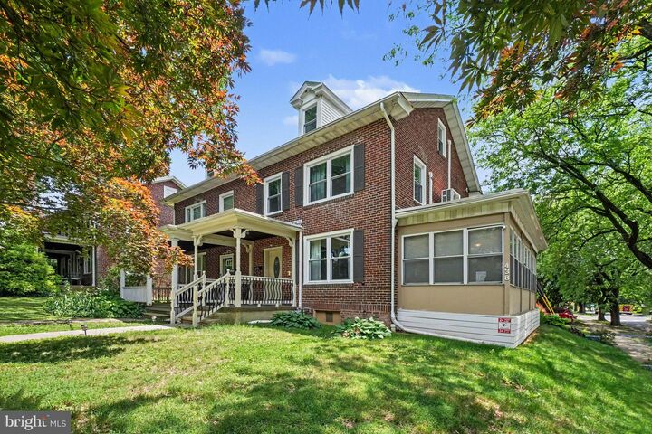 Property Photo:  438 Oak Tc  PA 19611 