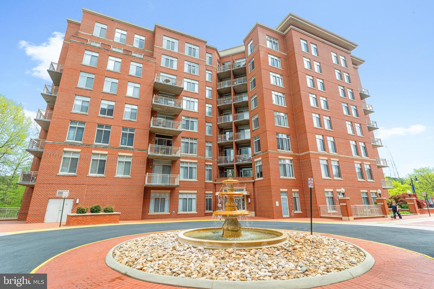 Property Photo: 4480 Market Commons Drive 405 VA 22033