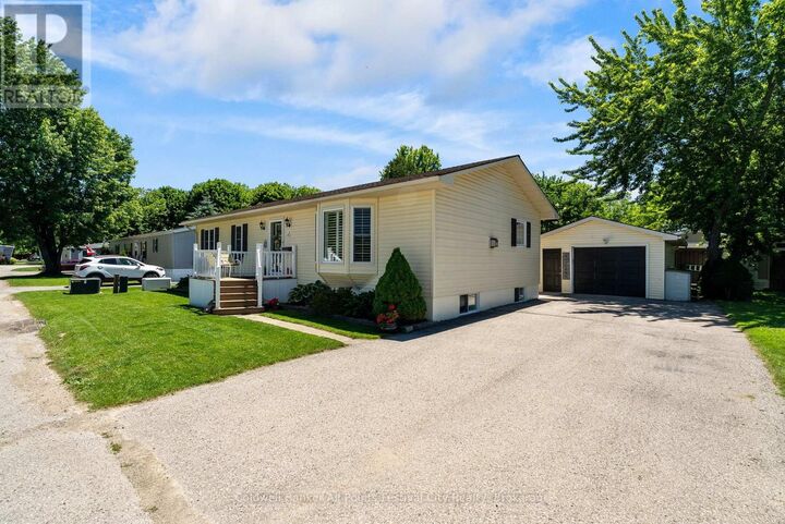 Property Photo:  13 Watergate Drive  ON N7A 3Y3 