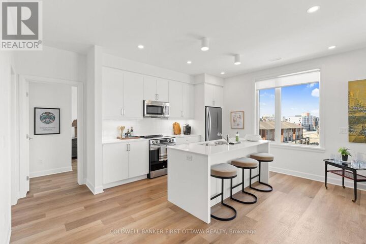 Property Photo:  520 Pimiwidon Street 206  ON K1K 5B4 