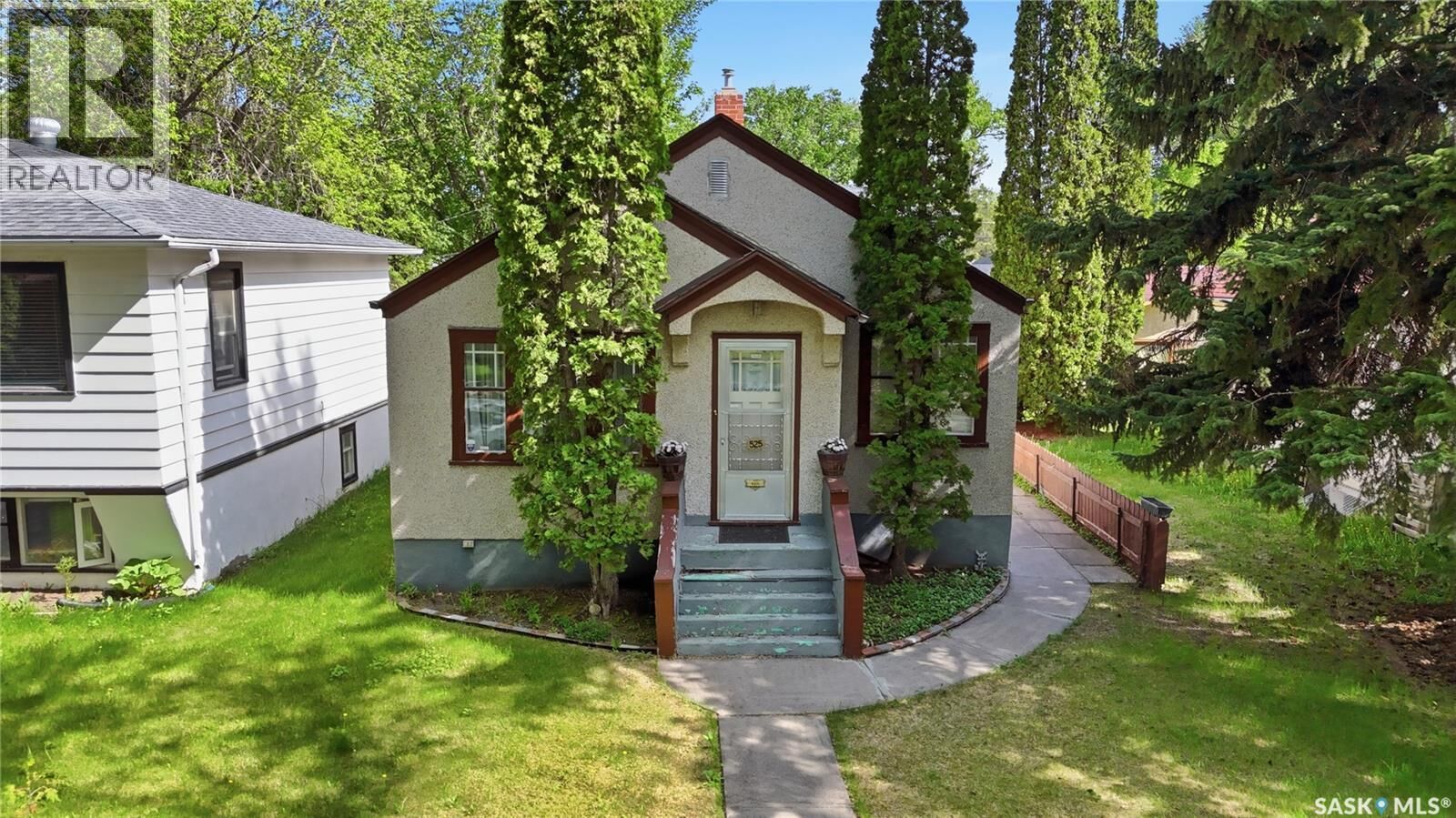 Property Photo:  525 5th Street E  SK S7H 1G2 