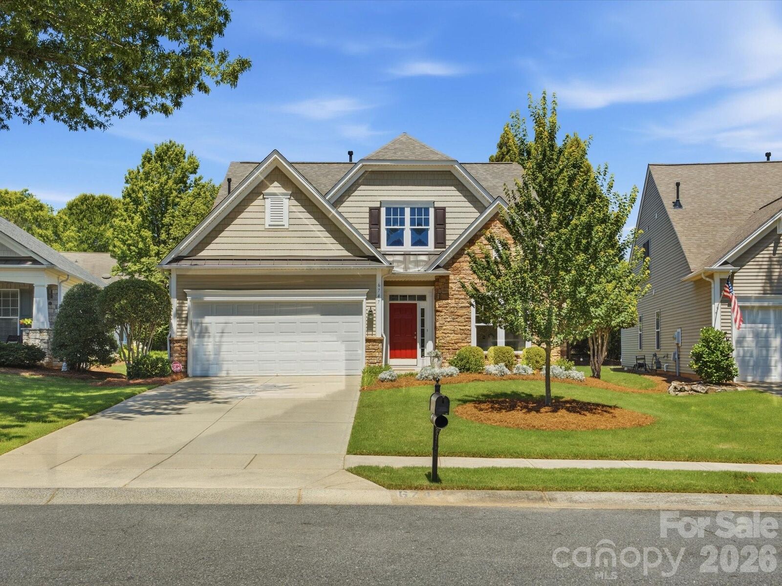 Property Photo: 6747 Fieldstone Manor Drive NC 28105