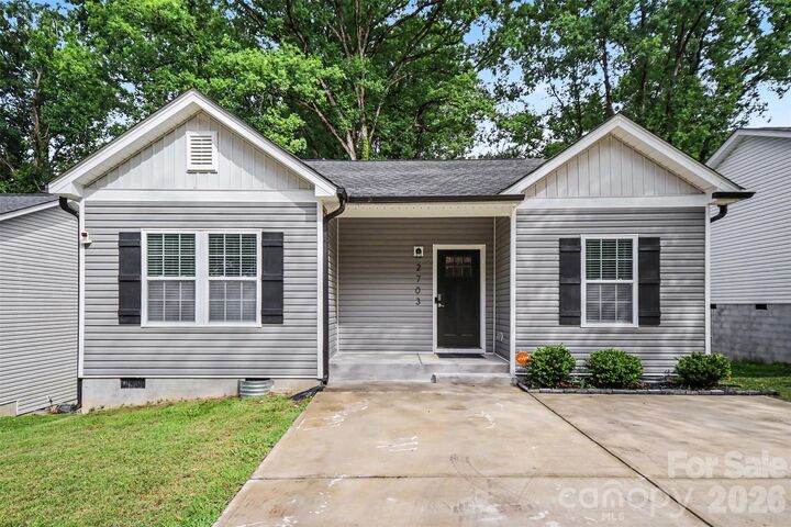Property Photo:  2703 S Calvary Street  NC 28052 