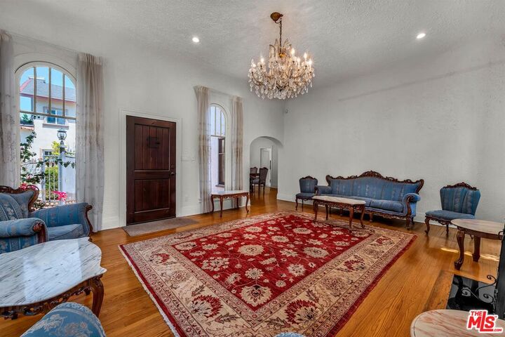 Property Photo:  10736 Ashton Ave  CA 90024 