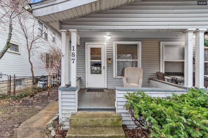 Property Photo: 187-189 W Pacemont Road OH 43202