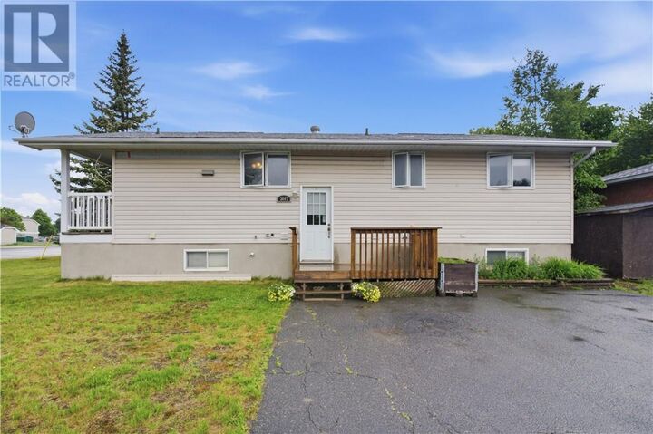 Property Photo:  3007 Marie Avenue  ON P3N 1C2 