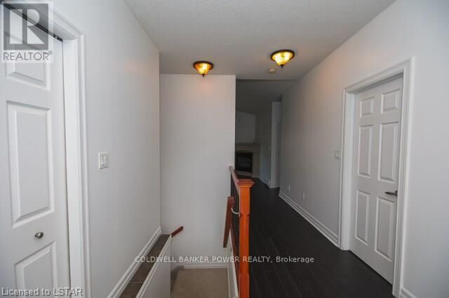 Photo de la propriété:  176 Tanoak Drive  ON N6G 5R3 