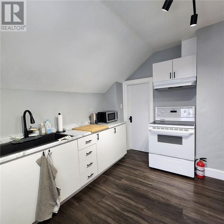Property Photo:  404 Ash Street  ON P3C 2A1 