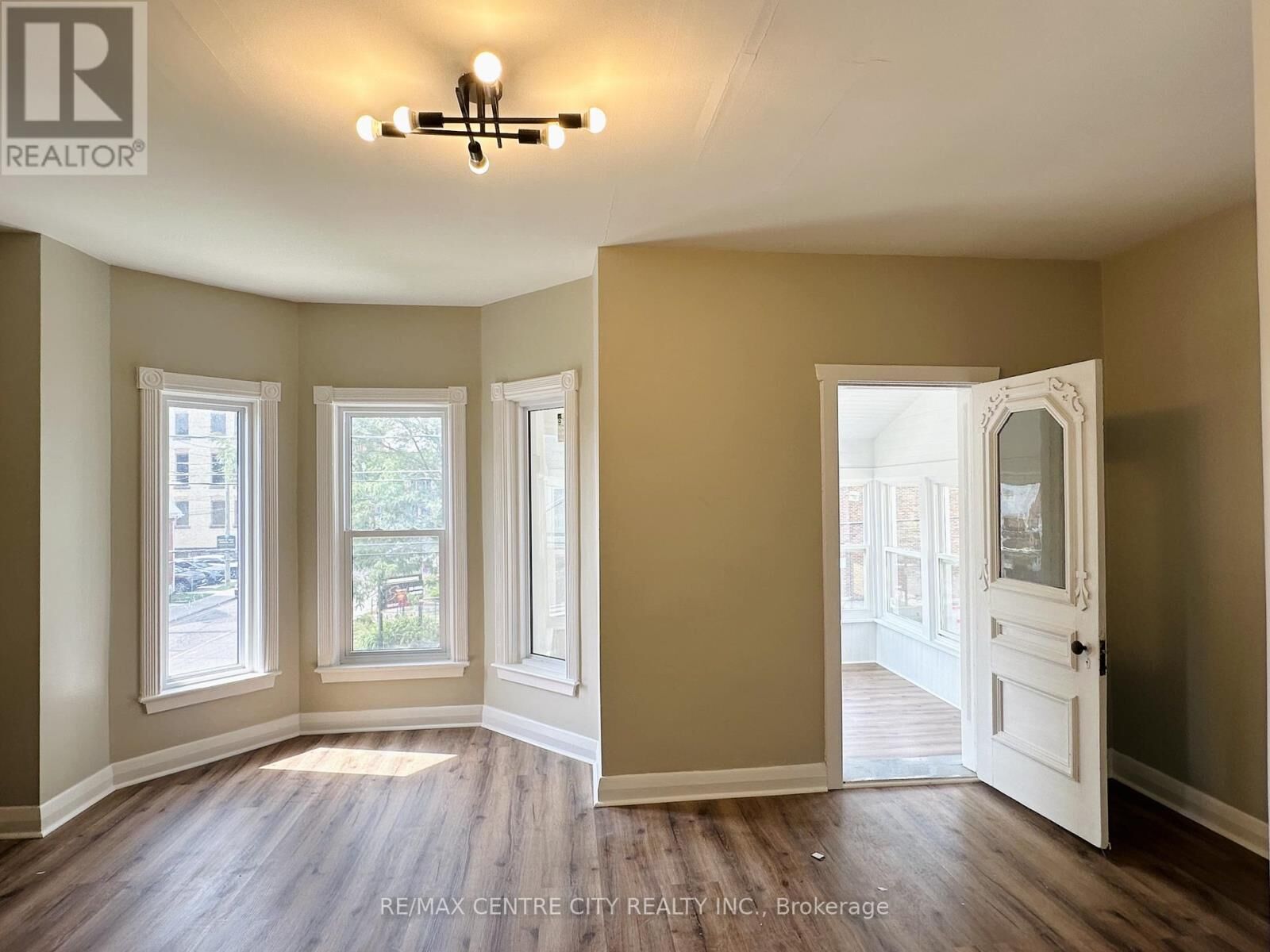 Property Photo: 81 Curtis Street Unit 3 ON N5P 1H9
