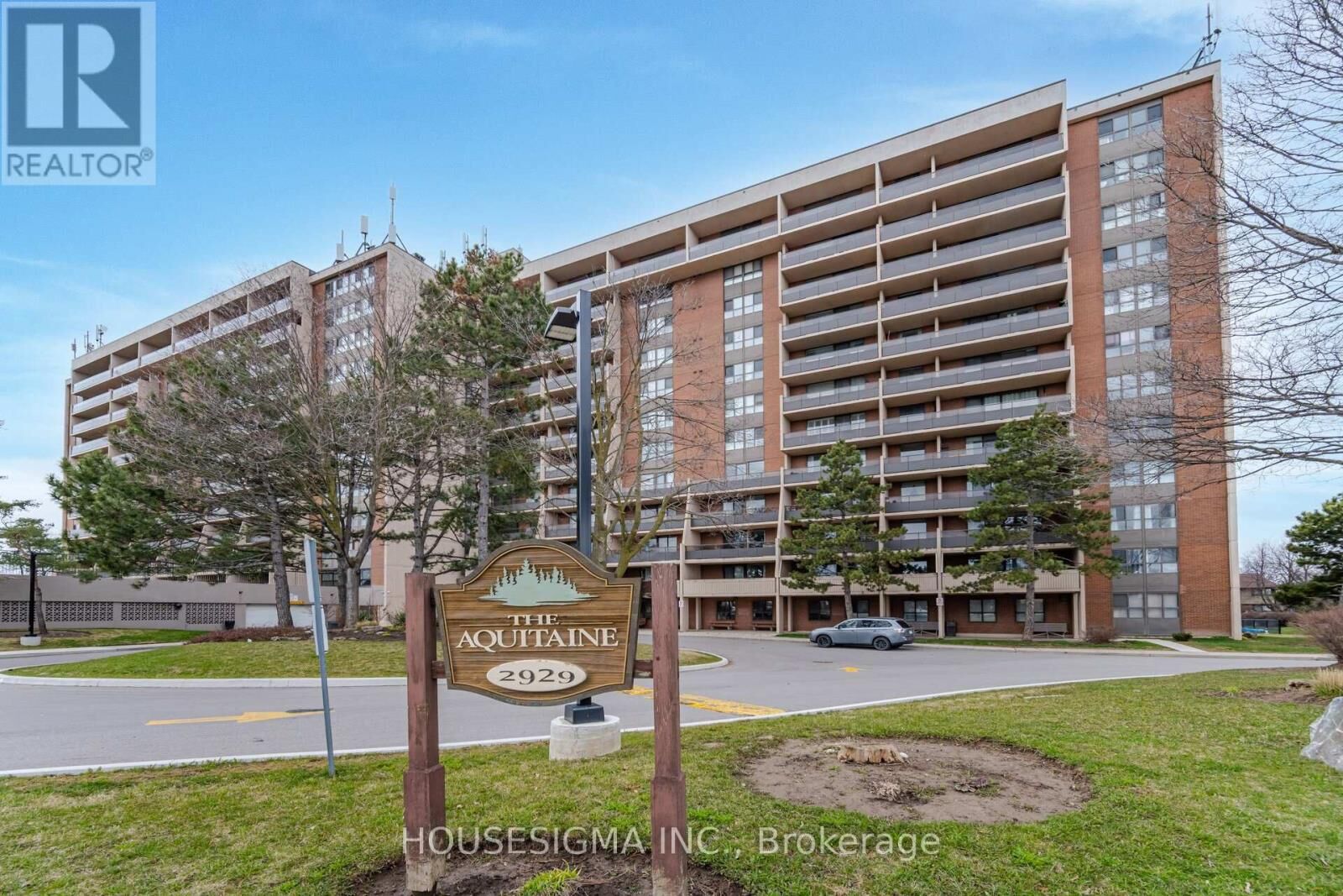 Property Photo:  2929 Aquitaine Avenue 408  ON L5N 2C7 