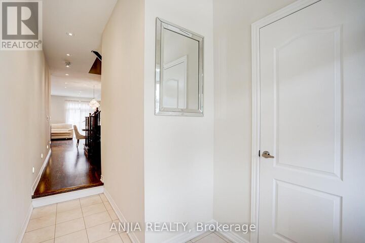 Property Photo:  25 Collier Crescent  ON L6E 0T2 