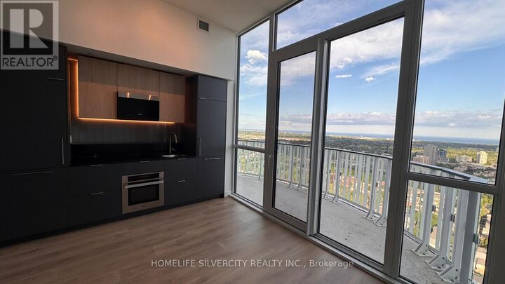 Property Photo:  1 Fairview Road 3202  ON L5A 0B4 