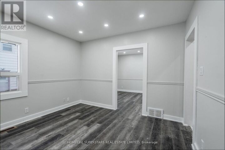 Property Photo: 4550 Homewood Avenue ON L2E 4X8