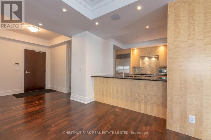 Property Photo:  68 Yorkville Avenue 202  ON M5R 3V7 