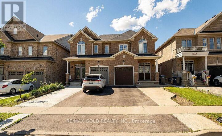 Property Photo: 11 Vanderpool Crescent 1 ON L6P 3W7