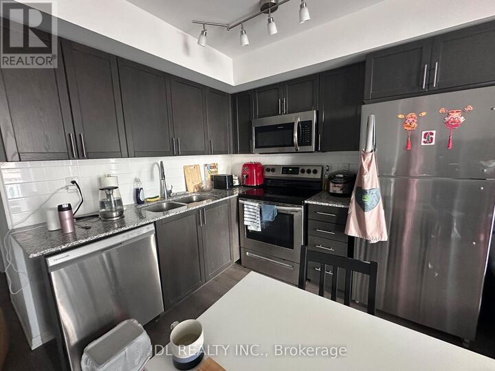 Property Photo: 3091 Dufferin Street 1411 ON M6A 0C4