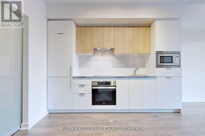 Property Photo: 20 O'Neill Road 438 ON M3C 0R2
