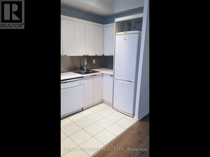 Property Photo: 111 Elizabeth Street 1551 ON M5G 1P7