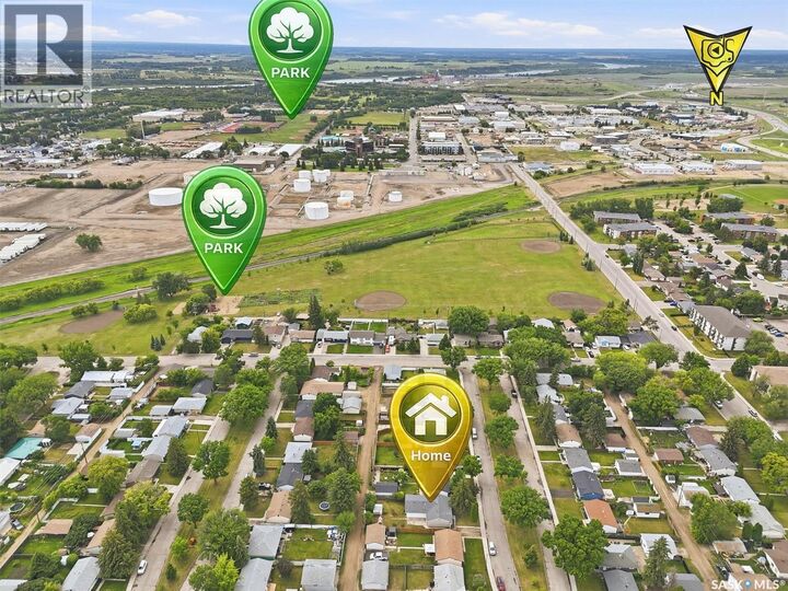 Property Photo:  514 V Avenue S  SK S7M 3E9 