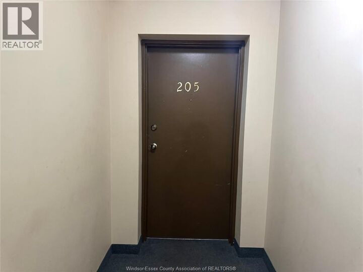 Property Photo:  2035 University Avenue West 205  ON N9B 1E1 