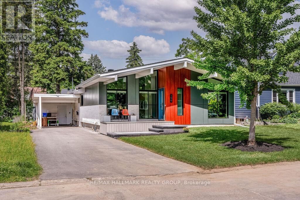 Property Photo: 199 Lennox Park Avenue ON K1G 0K3