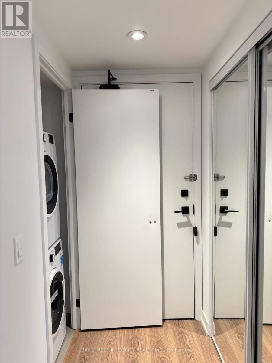 Property Photo:  319 Jarvis Street 3801  ON M5B 0C8 