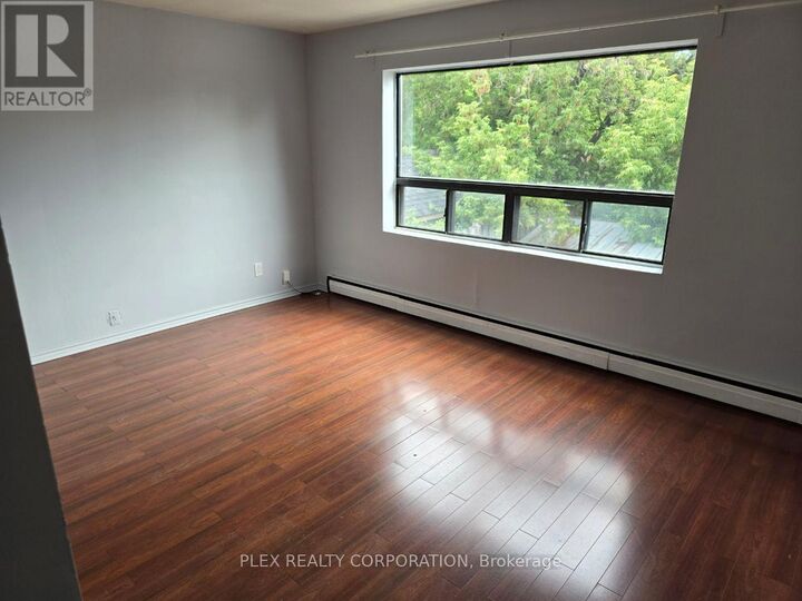 Property Photo:  25A Milton Street 2  ON M8Y 2X7 