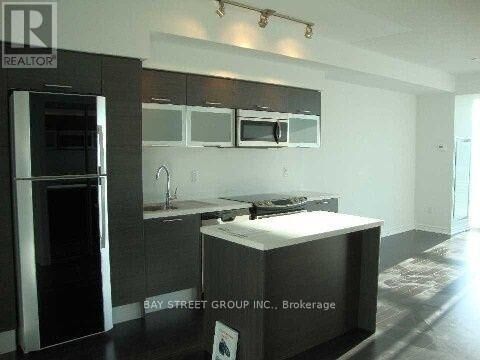Property Photo: 386 Yonge Street 1020 ON M5B 0A5