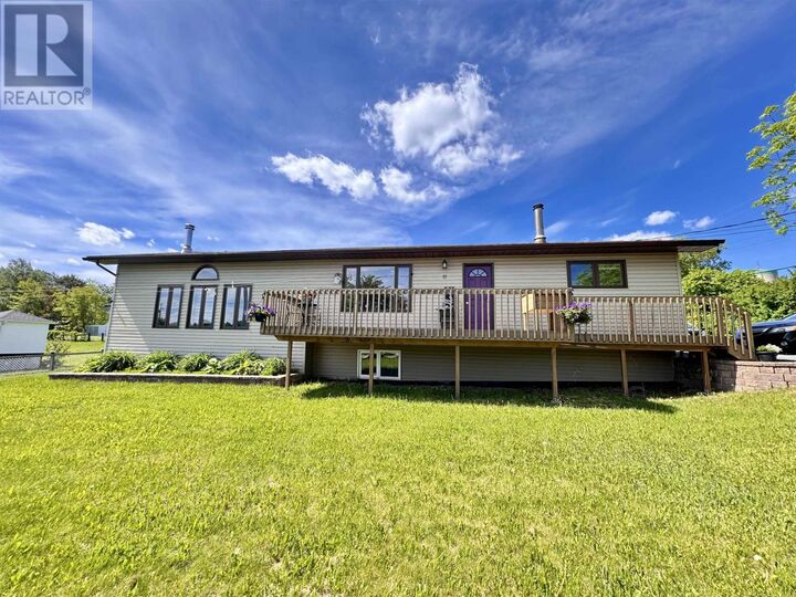 17 Kenora Rd — photo 1