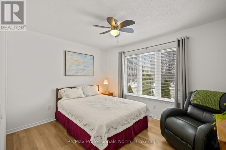 Property Photo:  102 Pineridge Gate  ON P1P 1Z2 