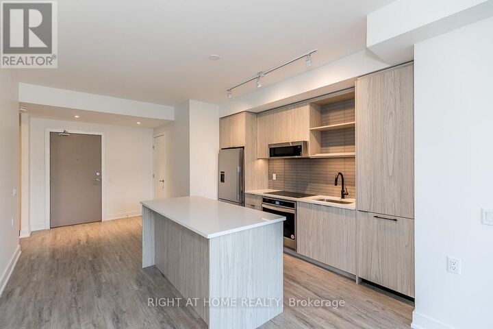 Property Photo: 185 Dunlop Street East 617 ON L4M 1B2