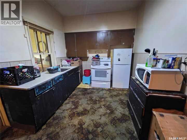 Property Photo:  236 6th Avenue NE  SK S9H 2M2 