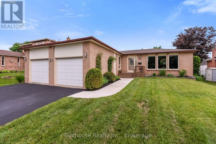 Property Photo:  46 Corneil Street  ON K9V 5T7 