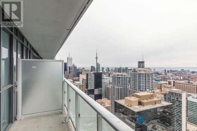 Property Photo:  7 Grenville Street 5401  ON M4Y 0E9 