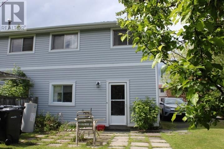 Property Photo:  516 Wentworth Cres  ON P7A 7S8 