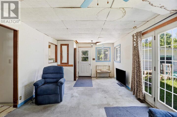 Property Photo: 132 Anna St ON P6B 3S8