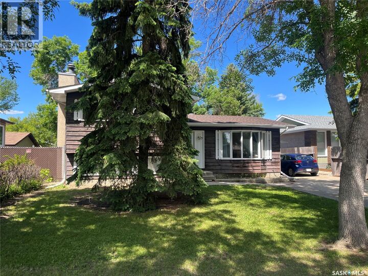 Property Photo:  7 Watts Bay  SK S4N 5G6 